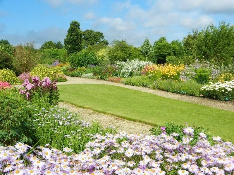 Breezy Knees Gardens em York