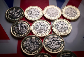 BATH, ENGLAND - APRIL 04:  In this photo illustration the new £1 pound coin is seen on April 4, 2017 in Bath, England.  Currency experts have warned that as the uncertainty surrounding Brexit continues, the value of the British pound, which has remained depressed against the US dollar and the euro since the UK voted to leave in the EU referendum, is likely to fluctuate.  (Photo by Matt Cardy/Getty Images)