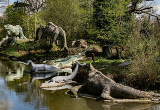 Dinossauros no Crystal Palace Park em Londres
