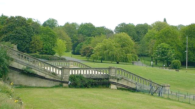 Área verde no Crystal Palace Park em Londres